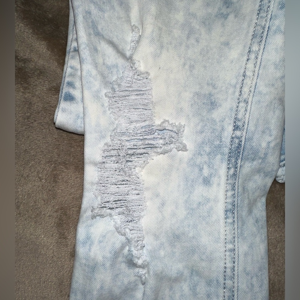HOLLISTER ACID WASH RIPPED JEANS - Picture 4 of 8